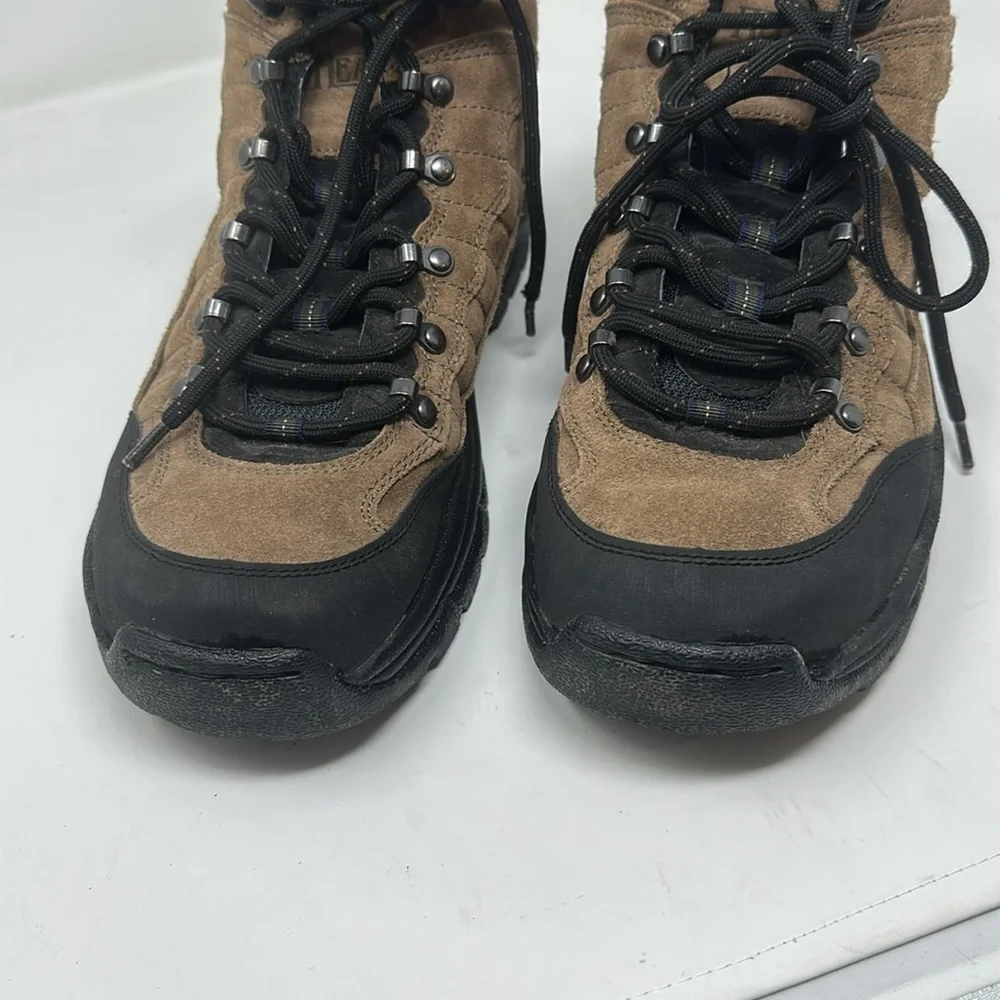 Redhead hikers size 9 1/2